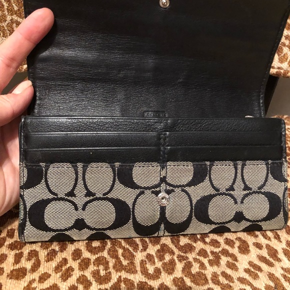 Authentic Coach envelope wallet ♥️♥️♥️ - Picture 5 of 5